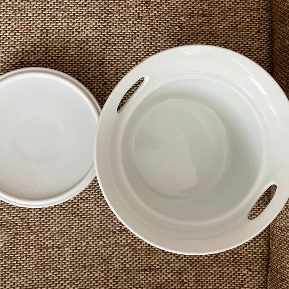 Vintage Figgjo lidded casserole, Market design - Picture 8 of 14